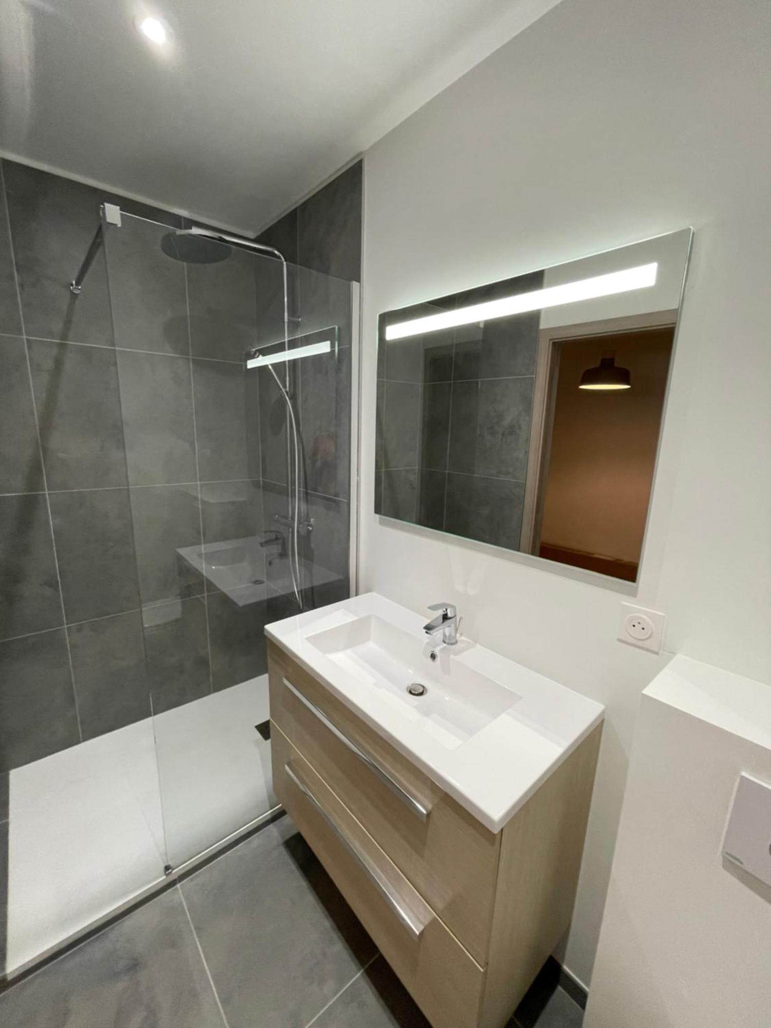 Studio Avec Wc Et Sdb Prives Dans Grande Maison A Cote Du Campus Artem - Thermal Et Parc Des Expos Vandoeuvre-les-Nancy Ngoại thất bức ảnh